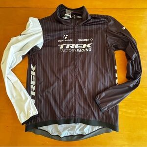 Trek 2XL black white outer shell long sleeve full zip cycling jersey